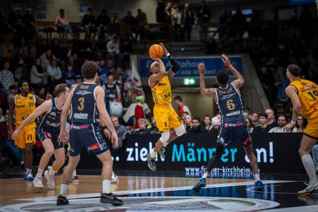 Tyrel Maurice Morgan Bozic Estriche Knights Kirchheim, 11 Adrian Breitlauch Eisbaeren Bremerhaven, 07 Jacob David Biss Eisbaeren Bremerhaven, 03 Phillip Montreal Russell Bozic Estriche Knights Kirchheim, 01 Carlos Deshawn Carter Eisbaeren Bremerhaven, 06 Aeneas Jung Bozic Estriche Knights Kirchheim, 19 GER, Bozic Estriche Knights Kirchheim vs Eisbaeren Bremerhaven, BARMER 2 Basketball Bundesliga, 14 Matchday, Season 2025 2026, 23 12 2025 GER, Bozic Estriche Knights Kirchheim vs Eisbaeren Bremerhaven, BARMER 2 Basketball Bundesliga, 14 Matchday, Season 2025 2026, 23 12 2025 Goeppingen Copyright: xEibner-Pressefoto NinaxSanderx EP_NSR