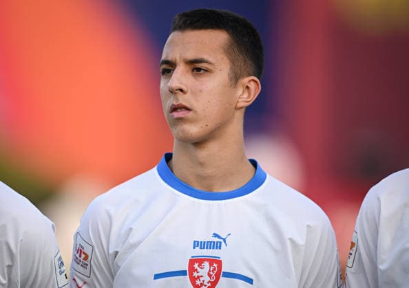 Fussball, Junioren U 17 WM 2025 Doha Katar Sechzehntelfinal 15.11.2025 Spiel 75 Italien - Tschechien Hugo Sochurek (Tschechien) *** Football, Juniors U 17 World Cup 2025 Doha Qatar Round of 16 15 11 2025 Match 75 Italy Czech Republic Hugo Sochurek Czech Republic