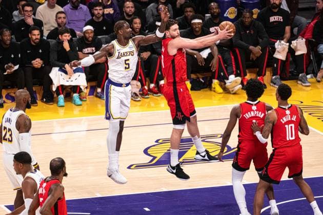 Los Angeles Lakers v Houston Rockets - NBA, Basketball Herren, USA LOS ANGELES, UNITED STATES - DECEMBER 25: Alperen Sengun (28) of the Houston Rockets gets the rebound during the NBA basketball game between LA Lakers and Houston Rockets at Crypto.com Arena in Los Angeles, United States on December 25, 2025. Jon Putman Anadolu Los Angeles United States. Editorial use only. Please get in touch for any other usage.  Copyright: x2025xAnadoluxJonxPutmanx