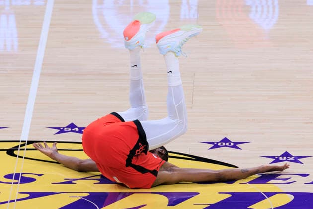 December 25, 2025, Los Angeles, California, USA: Kevin Durant 7 of the Houston Rockets gets fouled during their regular season NBA, Basketball Herren, USA game against the Los Angeles Lakers on Thursday December 25, 2025 at Crypto.com Arena in Los Angeles, California. Lakers lose to Rockets, 96-119. ARIANA RUIZ PI Los Angeles USA - ZUMAp124 20251225_zaa_p124_027 Copyright: xArianaxRuizx