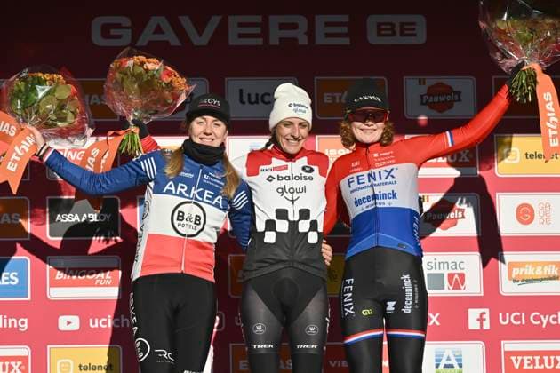 UCI Cyclocross World Cup 2025-2026 Gavere GAVERE, BELGIUM - DECEMBER 26 : Fouquenet Amandine (FRA) of Arkea-B&B Hotels Woman, Brand Lucinda (NED) of Baloise Glowi Lions and Pieterse Puck (NED) of Fenix-Deceuninck pictured during the podium ceremony of the 7th leg of the Gavere UCI Cyclocross World Cup 2025-2026 a cyclocross race for Women Elite on December 26, 2025 in Gavere, Belgium, 26 12 2025 ( Gavere Belgium  Copyright: xBcex