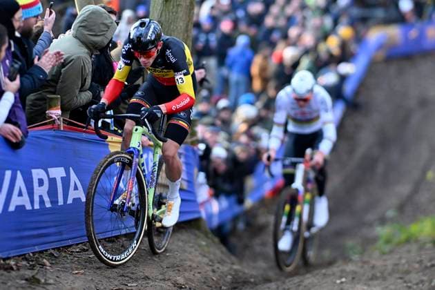 UCI Cyclocross World Cup 2025-2026 Gavere GAVERE, BELGIUM - DECEMBER 26 : Nys Thibau (BEL) of Baloise Glowi Lions and Van Der Poel Mathieu (NED) of Alpecin-Deceuninck during the 7th leg of the Gavere UCI Cyclocross World Cup 2025-2026 a cyclocross race for Men Elite on December 26, 2025 in Gavere, Belgium, 26 12 2025 ( Gavere Belgium  Copyright: xBcex