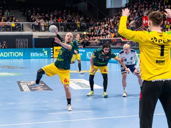 Hakon Dadi Styrmisson VfL Eintracht Hagen, 28 on seven-meter VfL Eintracht Hagen vs 1 VfL Potsdam, Handball, 2 Bundesliga, Matchday 17, Season 2025 2026, 26 12 2025 VfL Eintracht Hagen vs 1 VfL Potsdam, Handball, 2 Bundesliga, Matchday 17, Season 2025 2026, 26 12 2025 Hagen Copyright: xEibner-Pressefoto DamianxKruczynx EP_DKI