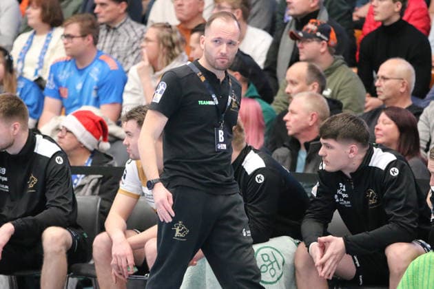 26 12 2025 Handball Men 2025 2026 2 Handball Bundesliga 17 Matchday Dessau Roßlauer HV 06 HC Elbflorenz Dresden 2006 Anhalt Arena Dessau Andre Haber Dresden, Coach Dessau Roßlau Saxony Anhalt Germany