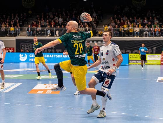 Hakon Dadi Styrmisson VfL Eintracht Hagen, 28 on goal throw VfL Eintracht Hagen vs 1 VfL Potsdam, Handball, 2 Bundesliga, Matchday 17, Season 2025 2026, 26 12 2025 VfL Eintracht Hagen vs 1 VfL Potsdam, Handball, 2 Bundesliga, Matchday 17, Season 2025 2026, 26 12 2025 Hagen Copyright: xEibner-Pressefoto DamianxKruczynx EP_DKI