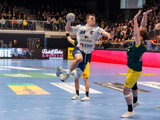 Marco Mengon 1 VFL Potsdam, 30 on goal throw VfL Eintracht Hagen vs 1 VfL Potsdam, Handball, 2 Bundesliga, Matchday 17, Season 2025 2026, 26 12 2025 VfL Eintracht Hagen vs 1 VfL Potsdam, Handball, 2 Bundesliga, Matchday 17, Season 2025 2026, 26 12 2025 Hagen Copyright: xEibner-Pressefoto DamianxKruczynx EP_DKI
