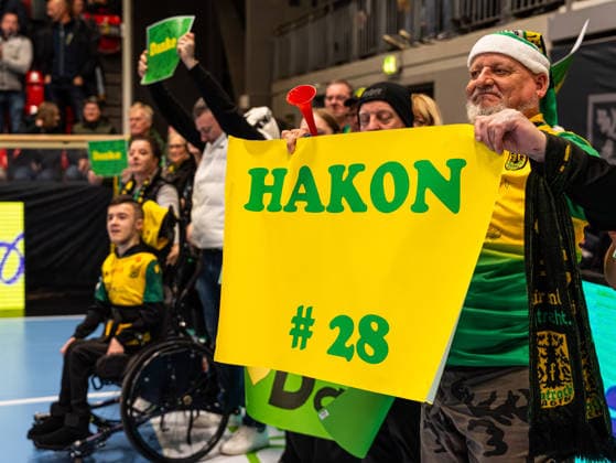 Farewell to Hakon Dadi Styrmisson VfL Eintracht Hagen, 28 VfL Eintracht Hagen vs 1 VfL Potsdam, Handball, 2 Bundesliga, Matchday 17, Season 2025 2026, 26 12 2025 VfL Eintracht Hagen vs 1 VfL Potsdam, Handball, 2 Bundesliga, Matchday 17, Season 2025 2026, 26 12 2025 Hagen Copyright: xEibner-Pressefoto DamianxKruczynx EP_DKI