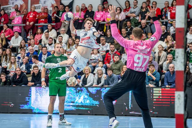 2 Handball Bundesliga TV Hüttenberg Eulen Ludwigshafen, 26 12 25 Phil Spandau TV Hüttenberg, 17 , Frederic Stüber Eulen Ludwigshafen, 2 , Žiga Urbi Eulen Ludwigshafen, 97 2 Handball Bundesliga TV Hüttenberg Eulen Ludwigshafen Hüttenberg, 26 12 25 Copyright: xBEAUTIFULxSPORTS Roeczeyx