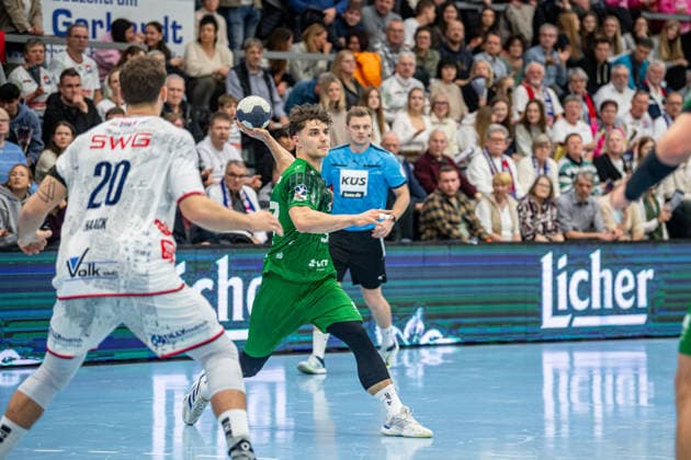 2 Handball Bundesliga TV Hüttenberg Eulen Ludwigshafen, 26 12 25 Finn Leun Eulen Ludwigshafen, 37 , Leif Haack TV Hüttenberg, 20 2 Handball Bundesliga TV Hüttenberg Eulen Ludwigshafen Hüttenberg, 26 12 25 Copyright: xBEAUTIFULxSPORTS Roeczeyx