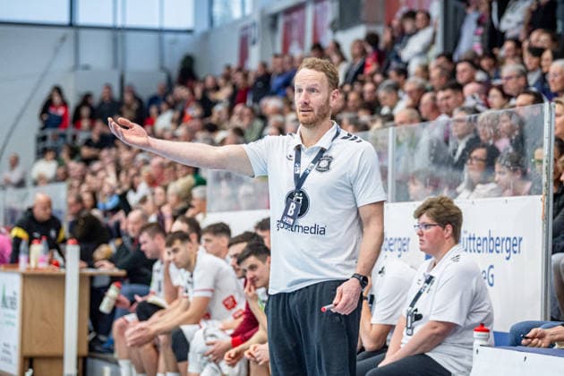 2 Handball Bundesliga TV Hüttenberg Eulen Ludwigshafen, 26 12 25 Stefan Kneer TV Hüttenberg 2 Handball Bundesliga TV Hüttenberg Eulen Ludwigshafen Hüttenberg, 26 12 25 Copyright: xBEAUTIFULxSPORTS Roeczeyx