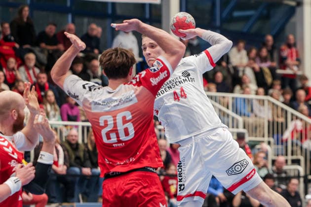 26 12 2025, Handball, Season 2025 2026, 2 Handball Bundesliga, 17 Matchday, TuSEM Essen TuS Ferndorf, f l Tom Wolf TuSEM Essen , Tom Jansen TuS Ferndorf , Essen Am Hallo NRW Germany xRHR PHOTO DEx Copyright: DennisxEwert RHR-FOTOx RHR-FOTO DE