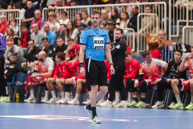 26 12 2025, Handball, Season 2025 2026, 2 Handball Bundesliga, 17 Matchday, TuSEM Essen TuS Ferndorf, Referee Denis Seidler Essen Am Hallo NRW Germany xRHR PHOTO DEx Copyright: DennisxEwert RHR-FOTOx RHR-FOTO DE