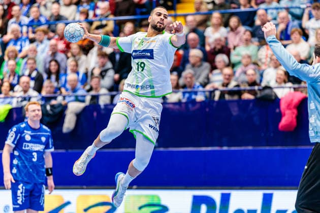 Philipp Ahouansou HSG Wetzlar, 19 in goal GER, TBV Lemgo Lippe vs HSG Wetzlar, Handball, 1 Bundesliga, Matchday 19, Season 2025 2026, 26 12 2025 GER, TBV Lemgo Lippe vs HSG Wetzlar, Handball, 1 Bundesliga, Matchday 19, Season 2025 2026, 26 12 2025 Lemgo Copyright: xEibner-Pressefoto JanxRollingerx EP_JSK