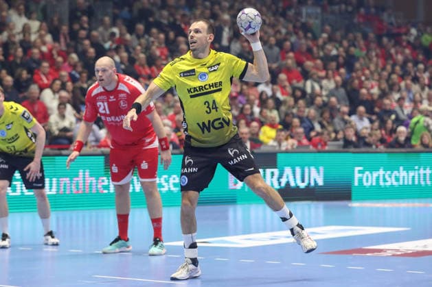 26 12 2025, xtgx, Handball Daikin HBL MT Melsungen TVB Stuttgart emspor, v l Kai Haefner Häfner, Stuttgart, 34 at Siebenmeter Kassel