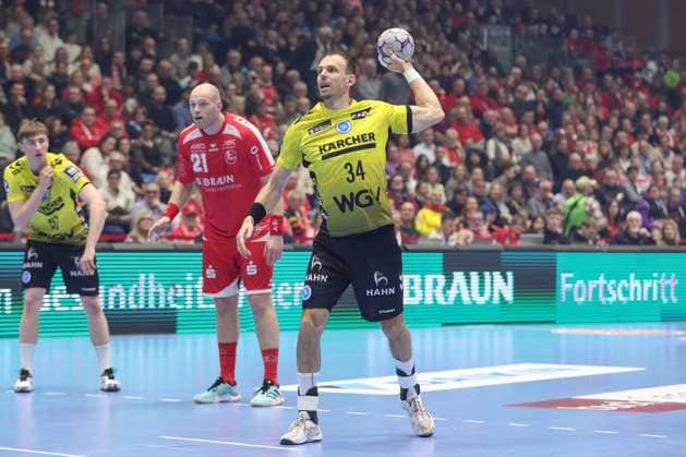 26 12 2025, xtgx, Handball Daikin HBL MT Melsungen TVB Stuttgart emspor, v l Kai Haefner Häfner, Stuttgart, 34 at Siebenmeter Kassel
