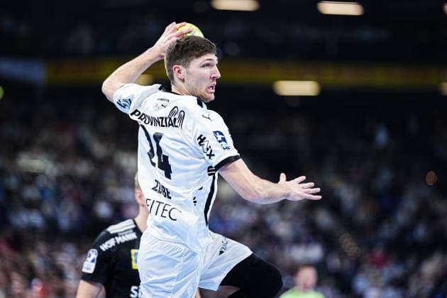 Throw Goal Lukas Zerbe THW Kiel, 24 GER, THW Kiel vs HC Erlangen, Handball, 1 Bundesliga, Matchday 19, Season 2025 2026, 26 12 2025 GER, THW Kiel vs HC Erlangen, Handball, 1 Bundesliga, Matchday 19, Season 2025 2026, 26 12 2025 Kiel Copyright: xEibner-Pressefoto MarcelxvonxFehrnx EP_MFN