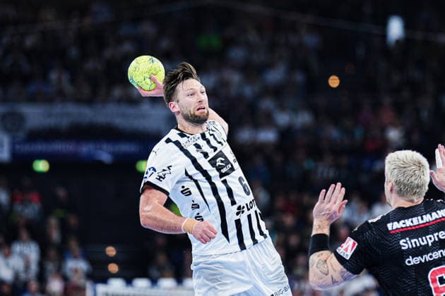 Throw Goal Harald Reinkind THW Kiel, 06 GER, THW Kiel vs HC Erlangen, Handball, 1 Bundesliga, Matchday 19, Season 2025 2026, 26 12 2025 GER, THW Kiel vs HC Erlangen, Handball, 1 Bundesliga, Matchday 19, Season 2025 2026, 26 12 2025 Kiel Copyright: xEibner-Pressefoto MarcelxvonxFehrnx EP_MFN