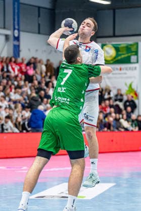 2 Handball Bundesliga TV Hüttenberg Eulen Ludwigshafen, 26 12 25 Paul Ohl TV Hüttenberg, 10 , Mihailo Ili Eulen Ludwigshafen, 7 2 Handball Bundesliga TV Hüttenberg Eulen Ludwigshafen Hüttenberg, 26 12 25 Copyright: xBEAUTIFULxSPORTS Roeczeyx