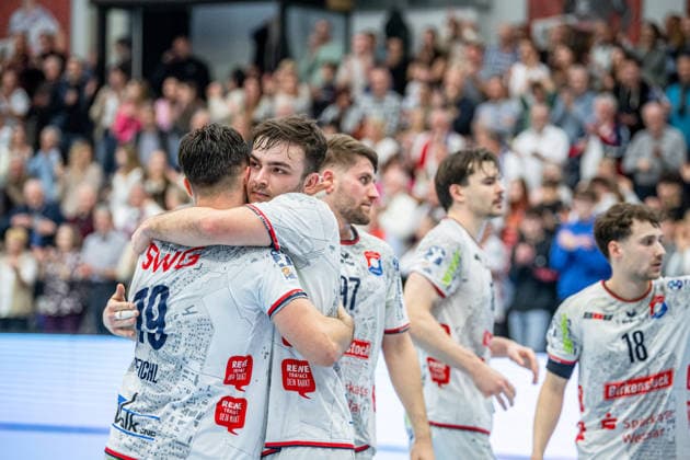 2 Handball Bundesliga TV Hüttenberg Eulen Ludwigshafen, 26 12 25 Lasse Ohl TV Hüttenberg, 11 , Vit Reichl TV Hüttenberg, 19 , David Kuntscher TV Hüttenberg, 97 2 Handball Bundesliga TV Hüttenberg Eulen Ludwigshafen Hüttenberg, 26 12 25 Copyright: xBEAUTIFULxSPORTS Roeczeyx