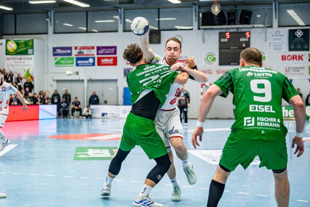 2 Handball Bundesliga TV Hüttenberg Eulen Ludwigshafen, 26 12 25 Paul Ohl TV Hüttenberg, 10 , Finn Leun Eulen Ludwigshafen, 37 , Marc Robin Eisel Eulen Ludwigshafen, 9 2 Handball Bundesliga TV Hüttenberg Eulen Ludwigshafen Hüttenberg, 26 12 25 Copyright: xBEAUTIFULxSPORTS Roeczeyx