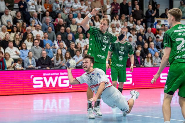 2 Handball Bundesliga TV Hüttenberg Eulen Ludwigshafen, 26 12 25 Lasse Ohl TV Hüttenberg, 11 , Frederic Stüber Eulen Ludwigshafen, 2 , Marc Robin Eisel Eulen Ludwigshafen, 9 2 Handball Bundesliga TV Hüttenberg Eulen Ludwigshafen Hüttenberg, 26 12 25 Copyright: xBEAUTIFULxSPORTS Roeczeyx