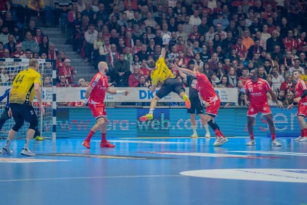 Scene with Lenny Rubin 44 TVB 1898 Stuttgart , Kasper Thorsen Lien 7 TVB 1898 Stuttgart , 8 TVB 1898 Stuttgart, 91 TVB 1898 Stuttgart and Jonas Riecke 44 MT Melsungen , David Mandi 7 MT Melsungen , Adrián Sipos 8 MT Melsungen Scene with Lenny Rubin 44 TVB 1898 Stuttgart and David Mandi 7 MT Melsungen Copyright: xMichaelxSchäferx