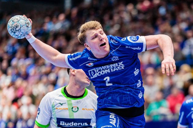 Lukas Hutecek TBV Lemgo Lippe, 02 in goal throw GER, TBV Lemgo Lippe vs HSG Wetzlar, Handball, 1 Bundesliga, 19 Matchday, Season 2025 2026, 26 12 2025 GER, TBV Lemgo Lippe vs HSG Wetzlar, Handball, 1 Bundesliga, 19 Matchday, Season 2025 2026, 26 12 2025 Lemgo Copyright: xEibner-Pressefoto JanxRollingerx EP_JSK