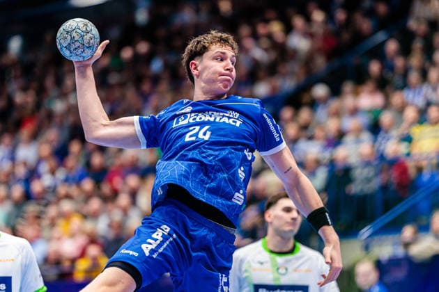 Joel Willecke TBV Lemgo Lippe, 24 in goal throw GER, TBV Lemgo Lippe vs HSG Wetzlar, Handball, 1 Bundesliga, 19 Matchday, Season 2025 2026, 26 12 2025 GER, TBV Lemgo Lippe vs HSG Wetzlar, Handball, 1 Bundesliga, 19 Matchday, Season 2025 2026, 26 12 2025 Lemgo Copyright: xEibner-Pressefoto JanxRollingerx EP_JSK