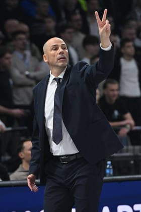 PARTIZAN vs MACCABI TEL AVIV JOAN PENARROYA Djoan Penjaroa coach basketball Partizana vs Maccbi Tel Aviv Euroleague, Beogradska arena, Belgrade 26.12.2025 Foto: BASKETBALL, EUROLEAGUE, PARTIZAN, MACCABI TEL AVIV Belgrade Belgrade arena Serbia Copyright: xMarkoxMetlas xMNxPressx