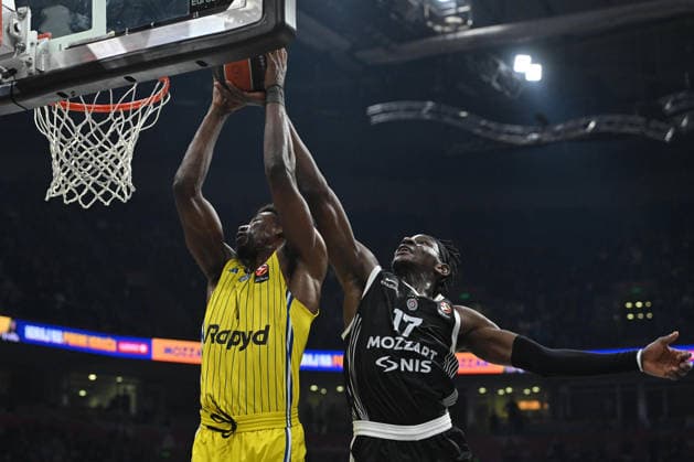 PARTIZAN vs MACCABI TEL AVIV ISAAC BONGA Ajzak Bonga vs JAYLEN HOARD Dzejlen Hord basketball Partizana vs Maccbi Tel Aviv Euroleague, Beogradska arena, Belgrade 26.12.2025 Foto: BASKETBALL, EUROLEAGUE, PARTIZAN, MACCABI TEL AVIV Belgrade Belgrade arena Serbia Copyright: xMarkoxMetlas xMNxPressx