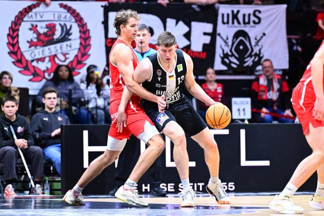 26 12 2025 Basketball Season 2025 2026 2 Bundesliga Pro A 15 Matchday Nuremberg Falcons Basketball Club NBC Giessen 46ers AlSch xalxscx Brandton Dean Chatfield 33, Nuremberg Falcons BC NBC Jonathan Maier 13, Giessen 46ers