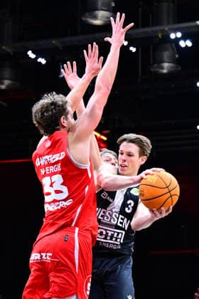 26 12 2025 Basketball Season 2025 2026 2 Bundesliga Pro A 15 Matchday Nuremberg Falcons Basketball Club NBC Giessen 46ers AlSch xalxscx Brandton Dean Chatfield 33, Nuremberg Falcons BC NBC Aiden Warnholtz 3, Giessen 46ers