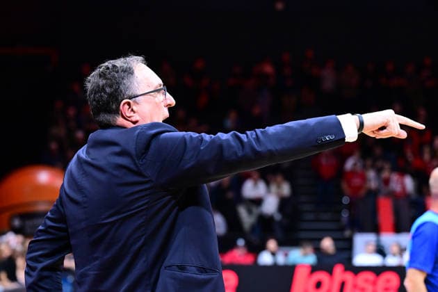 26 12 2025 Basketball Season 2025 2026 2 Bundesliga Pro A 15 Matchday Nuremberg Falcons Basketball Club NBC Giessen 46ers AlSch xalxscx Branislav Ignjatovic Coach Headcoach JobStairs Giessen 46ers indicates gestures directs gives instructions