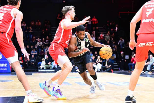 26 12 2025 Basketball Season 2025 2026 2 Bundesliga Pro A 15 Matchday Nuremberg Falcons Basketball Club NBC Giessen 46ers AlSch xalxscx Vincent John Friederici 30, Nuremberg Falcons BC NBC Goodman 5, Giessen 46ers