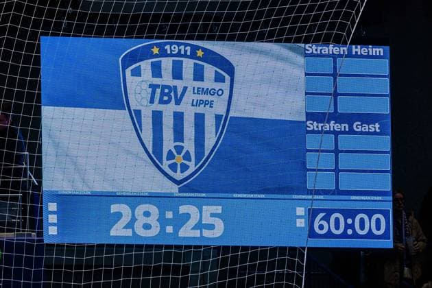 Final score on the scoreboard 28 25 GER, TBV Lemgo Lippe vs HSG Wetzlar, Handball, 1 Bundesliga, Matchday 19, Season 2025 2026, 26 12 2025 GER, TBV Lemgo Lippe vs HSG Wetzlar, Handball, 1 Bundesliga, Matchday 19, Season 2025 2026, 26 12 2025 Lemgo Copyright: xEibner-Pressefoto JanxRollingerx EP_JSK