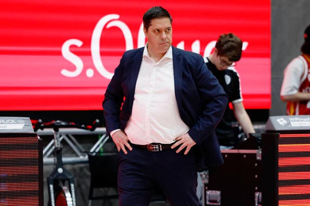 In the picture Head Coach Sasa Filipovski Wuerzburg Baskets 26 12 2025, Fitness First Wuerzburg Baskets vs VET CONCEPT Gladiators Trier, easyCredit BBL, Matchday 12, Germany, 97072, tectake Arena Wuerzburg, Copyright: HMBxMedia xHeikoxBecker