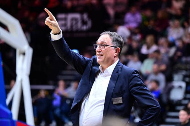 26 12 2025 Basketball Season 2025 2026 2 Bundesliga Pro A 15 Matchday Nuremberg Falcons Basketball Club NBC Giessen 46ers AlSch xalxscx Branislav Ignjatovic Coach Headcoach JobStairs Giessen 46ers indicates gestures directs gives instructions