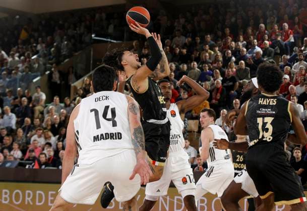 BASKET MONACO - REAL MADRID PHOTOPQR NICE MATIN Jean François Ottonello ; Monaco ; 26 12 2025 ; AS MONACO vs REAL MADRID - 18e journee Euroligue de Basket 25 26 - 32 Matthew Strazel Monaco France  Copyright: xPHOTOPQR NICExMATIN MAXPPPxJeanxFrançoisxOttonellox 20251226NIM8496 20251226NIM8496