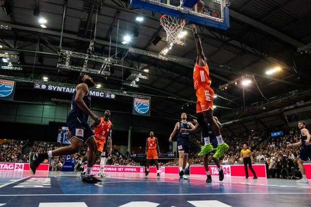 GER, easy Credit Basketball Bundesliga, Syntainics MBC Niners Chemnitz 26 12 2025, QUARTERBACK Immobilien ARENA, Leipzig, GER, easy Credit Basketball Bundesliga, Syntainics MBC Niners Chemnitz John Edward Newman III Niners Chemnitz, 9 Â Photo Alexander Trienitz Leipzig QUARTERBACK Immobilien ARENA Saxony Germany
