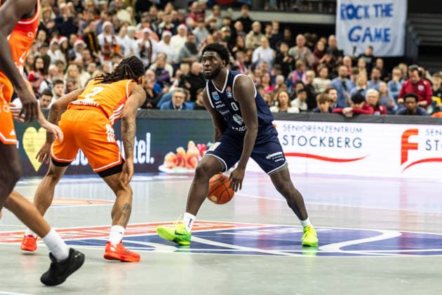 GER, easy Credit Basketball Bundesliga, Syntainics MBC Niners Chemnitz 26 12 2025, QUARTERBACK Immobilien ARENA, Leipzig, GER, easy Credit Basketball Bundesliga, Syntainics MBC Niners Chemnitz Khyri Thomas Syntainics MBC, 0 Â Photo Alexander Trienitz Leipzig QUARTERBACK Immobilien ARENA Saxony Germany