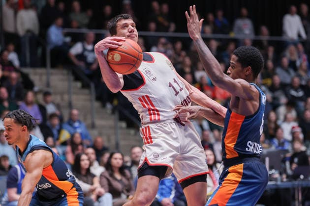 Frankfurt Skyliners FC Bayern Munich Basketball, easyCredit BBL Vladimir Lucic FC Bayern, 11 vs William Christmas Skyliners, 8 Game of the easyCredit BBL between Frankfurt Skyliners and FC Bayern Basketball on December 26, 2025 at the Süwag Energie ARENA in Frankfurt am Main , Frankfurt am Main Hessen Germany Süwag Energie ARENA