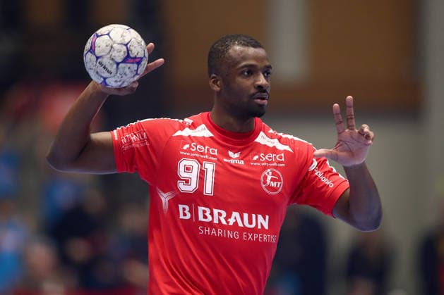 26 12 2025, xtgx, Handball Daikin HBL MT Melsungen TVB Stuttgart emspor, v l Sadou Ntanzi Melsungen, 91 am Ball, plays the ball Kassel