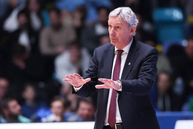 Frankfurt Skyliners FC Bayern Munich Basketball, easyCredit BBL Coach Svetislav Pesic FC Bayern Game of the easyCredit BBL between Frankfurt Skyliners and FC Bayern Basketball on December 26, 2025 at the Süwag Energie ARENA in Frankfurt am Main , Frankfurt am Main Hessen Germany Süwag Energie ARENA