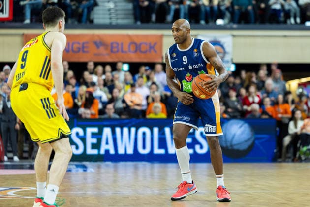 DeAndre Lansdowne ROSTOCK SEAWOLVES, 09 GER, Rostock Seawolves vs ALBA Berlin, easycredit BBL, Basketball, Bundesliga, Matchday 12, Season 2025 2026, 26 12 2025 GER, Rostock Seawolves vs ALBA Berlin, easycredit BBL, Basketball, Bundesliga, Matchday 12, Season 2025 2026, 26 12 2025 Rostock Copyright: xEibner-Pressefoto DenverxEhrlichx EP_DEH