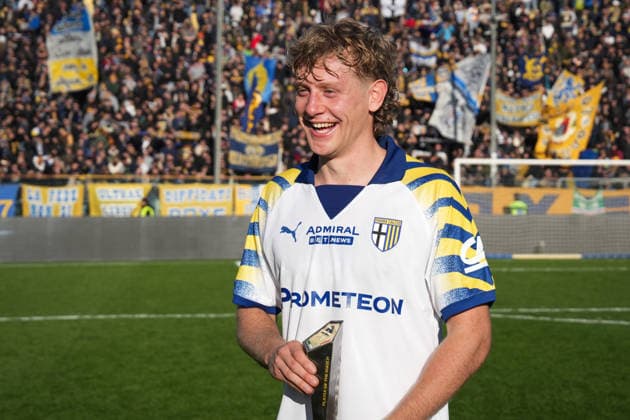Parma s Oliver Sorensen Jensen Panini Player of the match at the end of the Serie A soccer match between Parma and Fiorentina at Ennio Tardini Stadium in Parma, North Italy, Saturday, December 27, 2025. Soccer  Copyright: xMassimoxPaolone LaPressex
