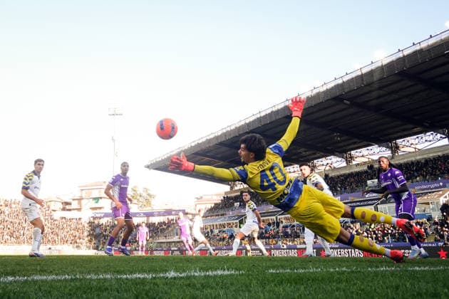 Parma s goalkeeper Edoardo Corvi in action during the Serie A soccer match between Parma and Fiorentina at Ennio Tardini Stadium in Parma, North Italy, Saturday, December 27, 2025. Soccer  Copyright: xMassimoxPaolone LaPressex
