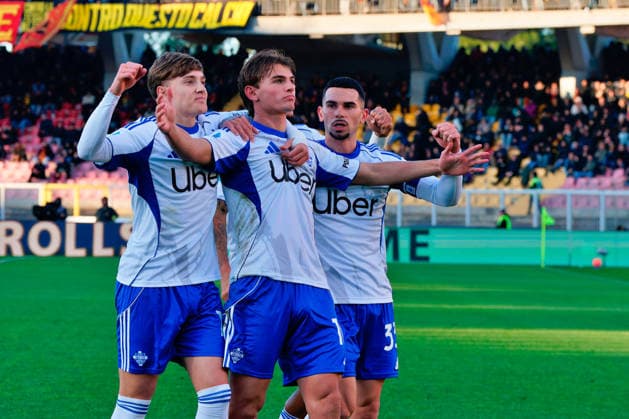 Nico Paz of Como 1907 celebrates after scoring a goal during US Lecce vs Como 1907, Italian soccer Serie A match in Lecce, Italy, December 27 2025  Copyright: xEmmanuelexMastrodonato IPAxSportx xipa-agency.netx xx IPA_69492548 IPA_Agency_IPA69492548