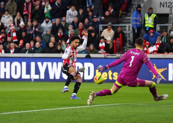 27th December 2025; Gtech Community Stadium, Brentford, London, England; Premier League Football, Brentford versus Bournemouth; Kevin Schade of Brentford scoring his sides 1st in the 7th minute to make it 1-0  JohnxPatrickxFletcher