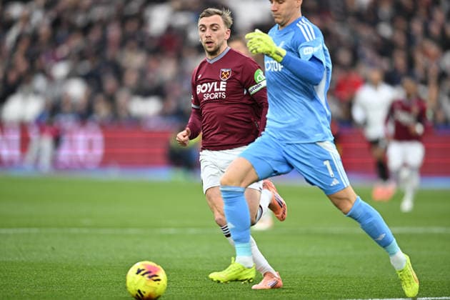 West Ham United v Fulham, Premier League West Ham United forward Jarrod Bowen (20) during the Premier League match between West Ham United and Fulham at the London Stadium, London, UK on 27 December 2025. London London Stadium UK Editorial use only DataCo restrictions apply See www.football-dataco.com , Copyright: xPaulxBockingx PSI-23477-0024