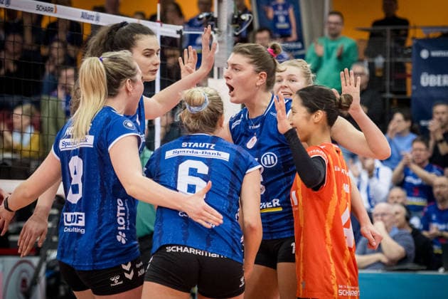 Melani Shaffmaster Allianz MTV Stuttgart, 15 with Team Jubel GER, Allianz MTV Stuttgart vs SSC Palmberg Schwerin, Volleyball Bundesliga, VBL, Season 2025 2026, 27 12 2025 GER, Allianz MTV Stuttgart vs SSC Palmberg Schwerin, Volleyball Bundesliga, VBL, Season 2025 2026, 27 12 2025 Stuttgart Copyright: xSandyxDinkelackerx EP_SDR